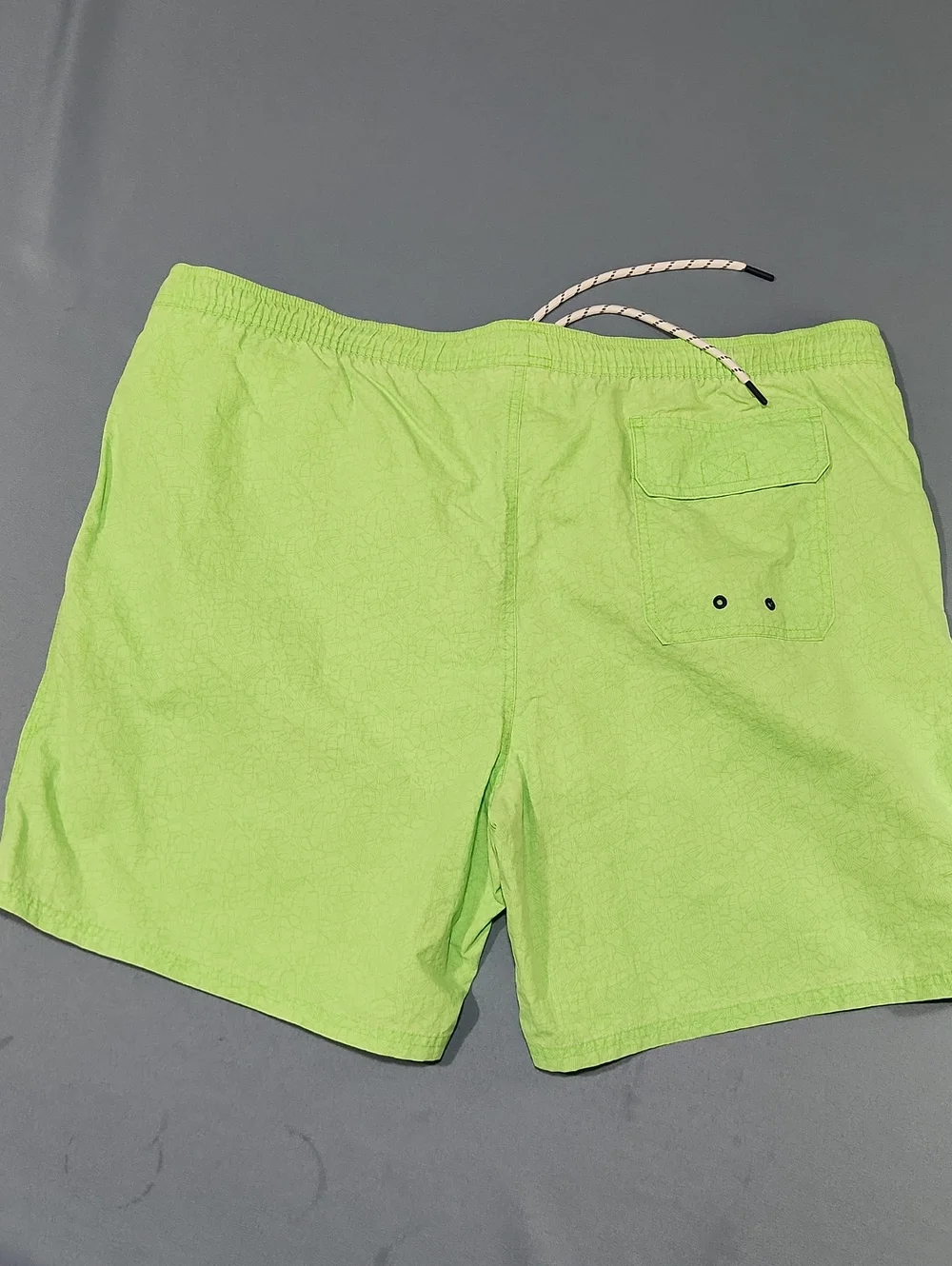 Vineyard Vines Neon Lime Swim Trunks. XXL.